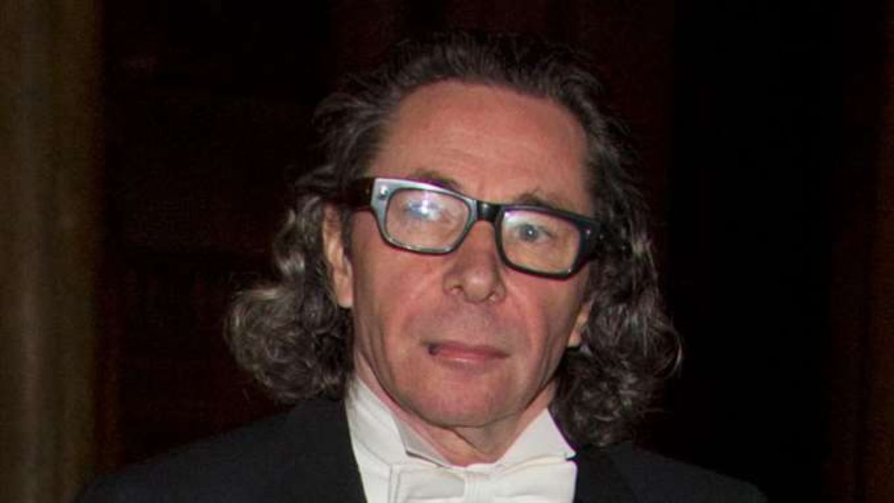 رسوای عالم ادبیات