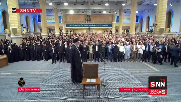  ببینید| ورود رهبر انقلاب به حسینیه امام خمینی