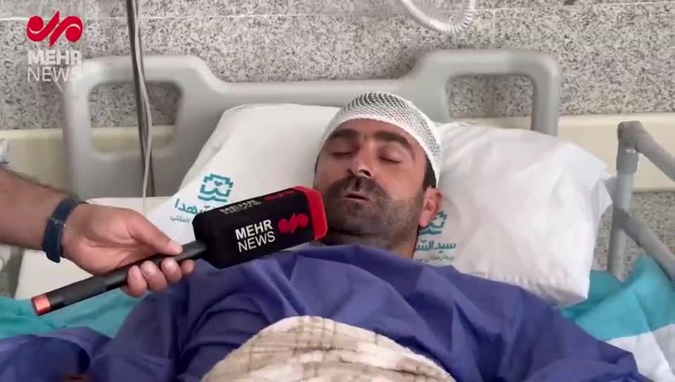 ببینید| روایت کارمند ترخیص گمرک شهید رجایی از لحظه انفجار در مرکز‌ کانتینرها: وقتی لیفتراک با کانتینر برخورد کرد جرقه زد و‌  آتش گرفت، تا خواستم کارگرها را صدا کنم کانینترهای کناریش منفجر شدند/ من هم بعد از انفجار ۲۰ متر پرت شدم