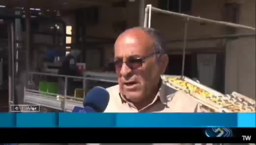 ببینید| نرخ‌گذاری قیمت سیب کنار جاده‌ها!
