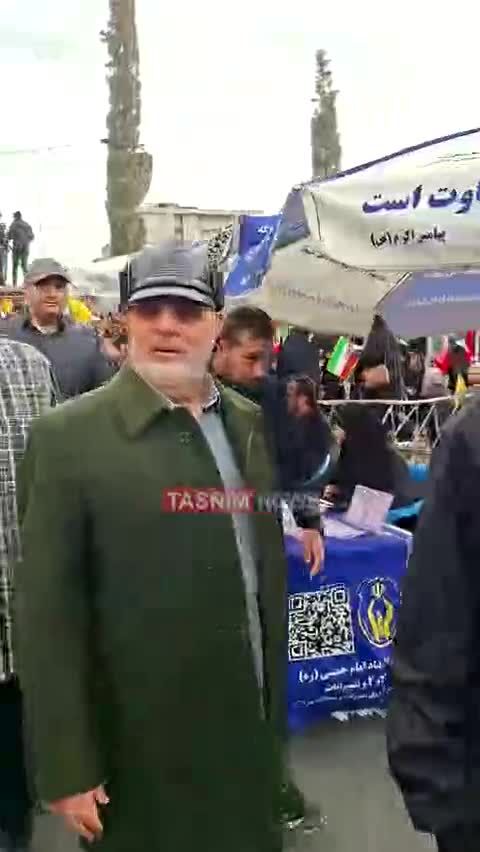 ببینید| حضور سرلشکر پاکپور، فرمانده کل سپاه در راهپیمایی ۲۲ بهمن