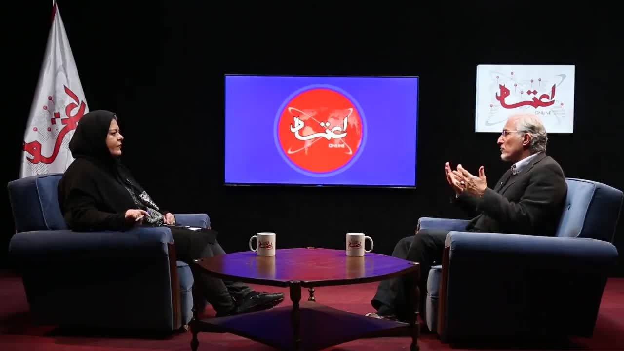 مسئولان کشور هیچ‌کدام هزینه افزایش قیمت ارز را ندادند چون از آن منتفع بودند/ چیزی که در دستور کار دولت وجود ندارد منافع مردم و منافع ملی است/ اولین اقدام برای اصلاح شرایط کنونی خروج نهادهای قدرت از اقتصاد کشور است