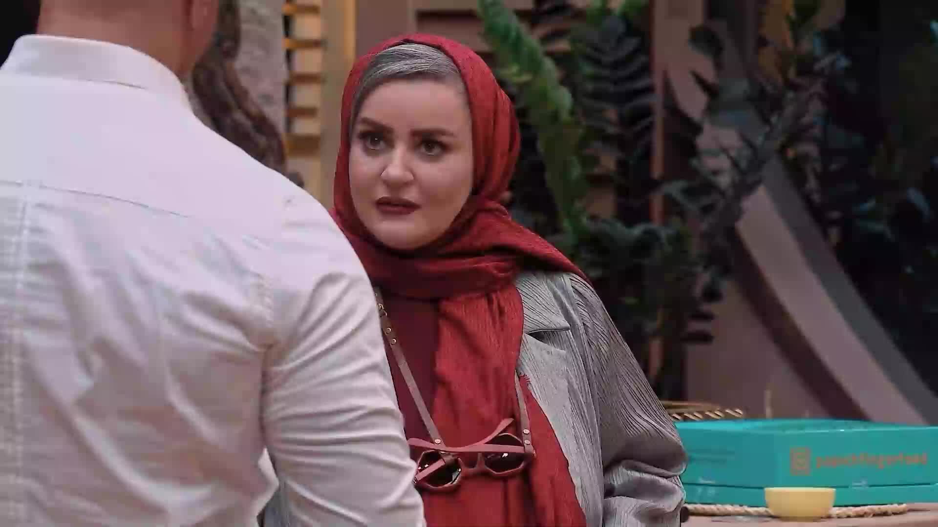 ببینید| لحظه خواستگاری قهرمان پرورش اندام از نعیمه نظام‌دوست