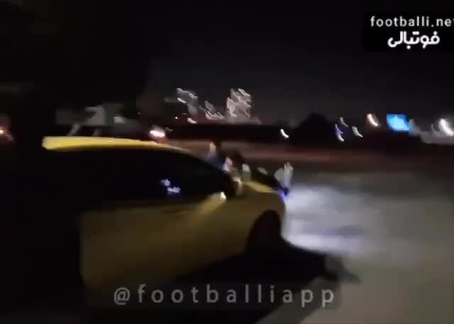 ببینید| اقدام وحشتناک هوادار استقلال مقابل ماشین سیلوا!