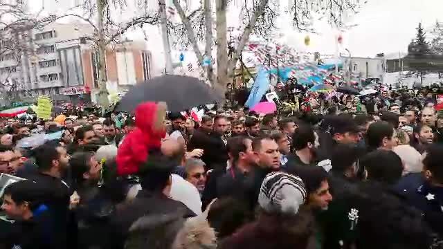 روحانی به جمع راهپیمایان پیوست + ویدئو