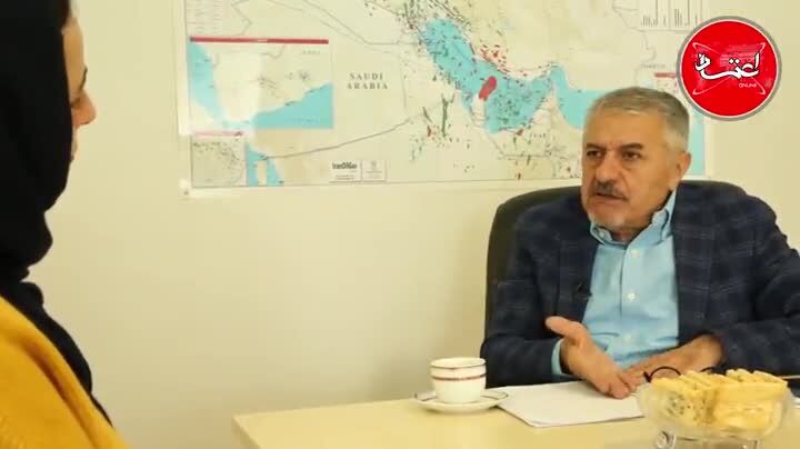 کل اقتصاد ایران متاسفانه کاریکاتوریزه شده است/ قرار نیست سیاسیون درباره اقتصاد تصمیم بگیرند/ اقتصاد از بازار تبعیت می‌کند نه از دستورالعمل/ بلد نیستیم به معنای واقعی سیستم بانکی خود را تغییر دهیم