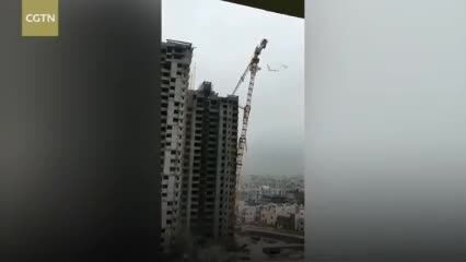 سقوط جرثقیل در  هند + فیلم