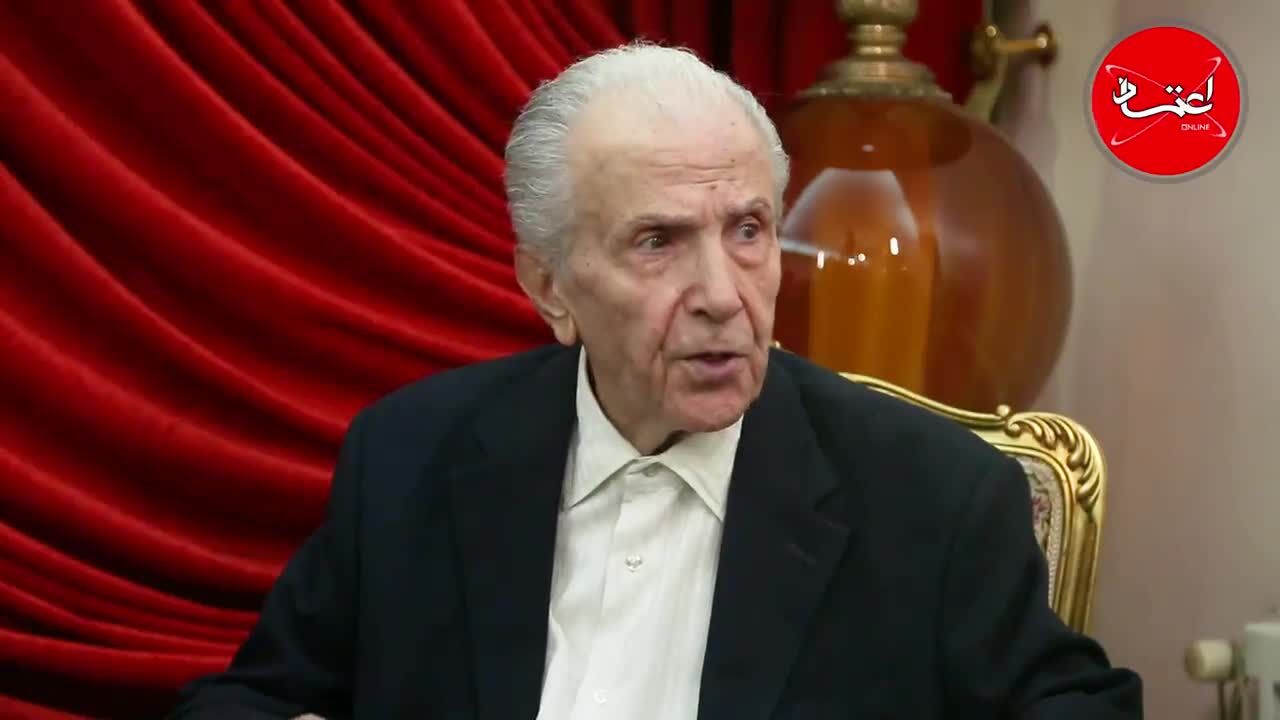 فقط یادم مانده که زنده‌ام/ به هویدا گفتم نمی‌توانم با شما باشم