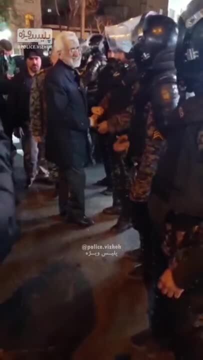 ببینید| سعید جلیلی برای قدردانی به جمع مأموران یگان ویژه رفت