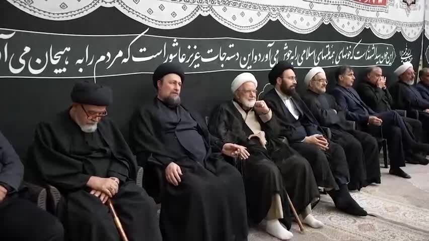ببینید| برگزاری مراسم شام غریبان حسینی در حرم مطهر امام خمینی(س)