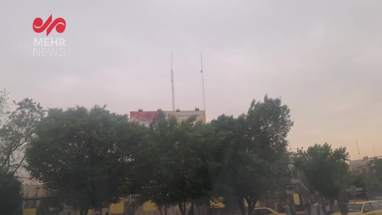 ببینید| طوفان در تهران آغاز شد