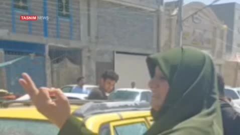 ببینید | روایت خانمی که از لحظات اولیه حادثه حمله به دادگستری زاهدان در صحنه حادثه حضور داشت