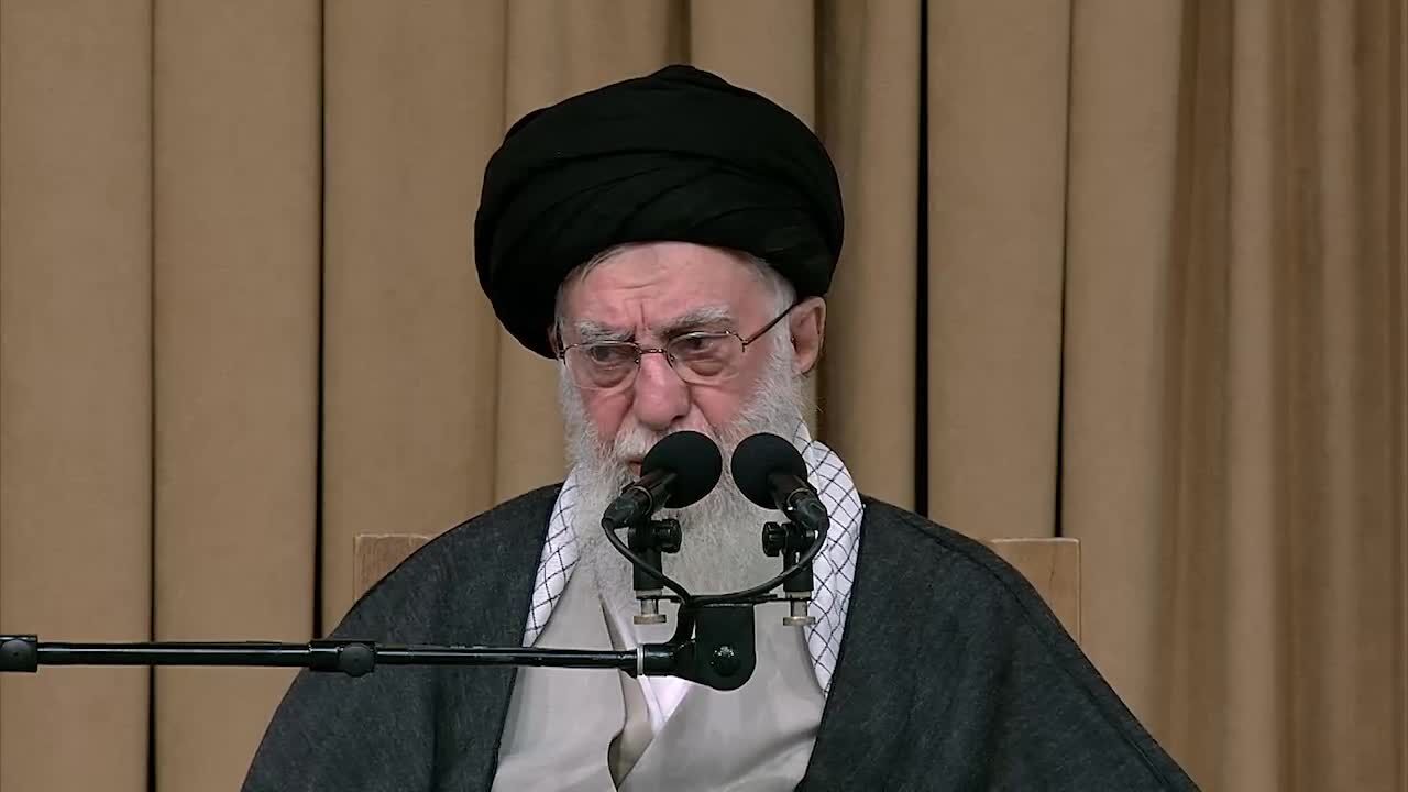ببینید| رهبر انقلاب: پیگیری موضوعات تا رسیدن به نتیجه، یکی از اولویت‌ها است