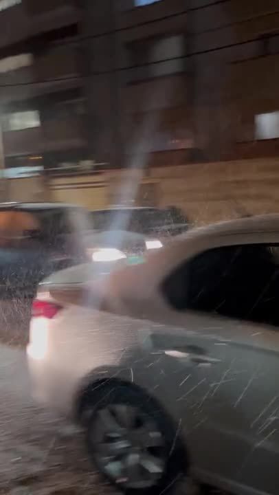 ببینید| بارش شدید تگرگ در تبریز