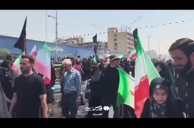 ببینید| حضور حجت‌الاسلام مجتبی خامنه‌ای در مراسم تشییع شهدا