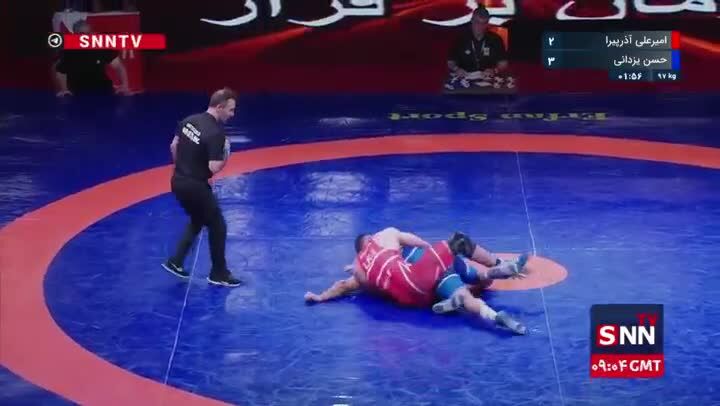ببینید| پیروزی دوم حسن یزدانی مقابل آذرپیرا در یک مبارزه جنجالی