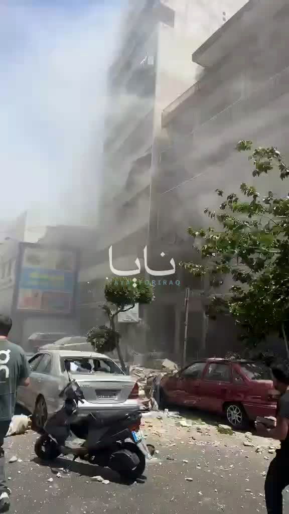 ببینید| تصاویری از محل مورد هدف قرار گرفته توسط اسرائیل در ضاحیه جنوبی بیروت