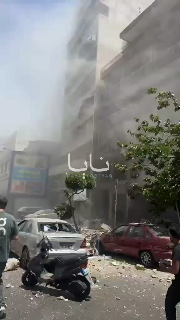 ببینید| تصاویری از محل مورد هدف قرار گرفته توسط اسرائیل در ضاحیه جنوبی بیروت