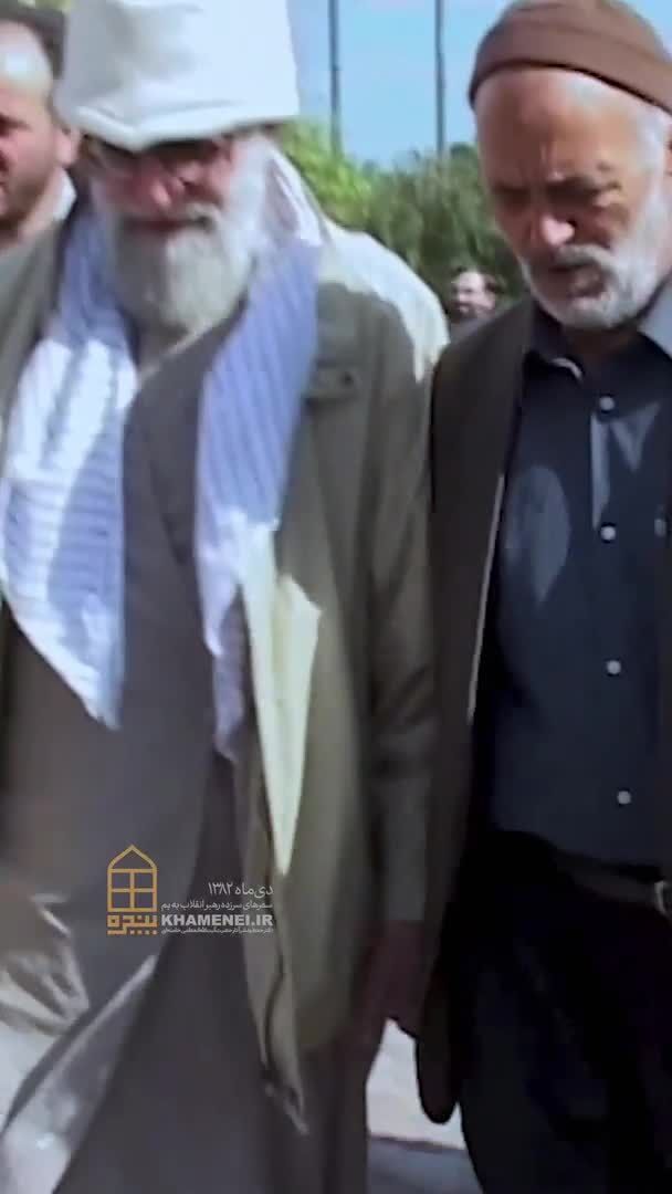 ببینید | ویدئویی کمتر دیده شده از ۲ سفر سرزده رهبر انقلاب به شهر زلزله‌زده بم