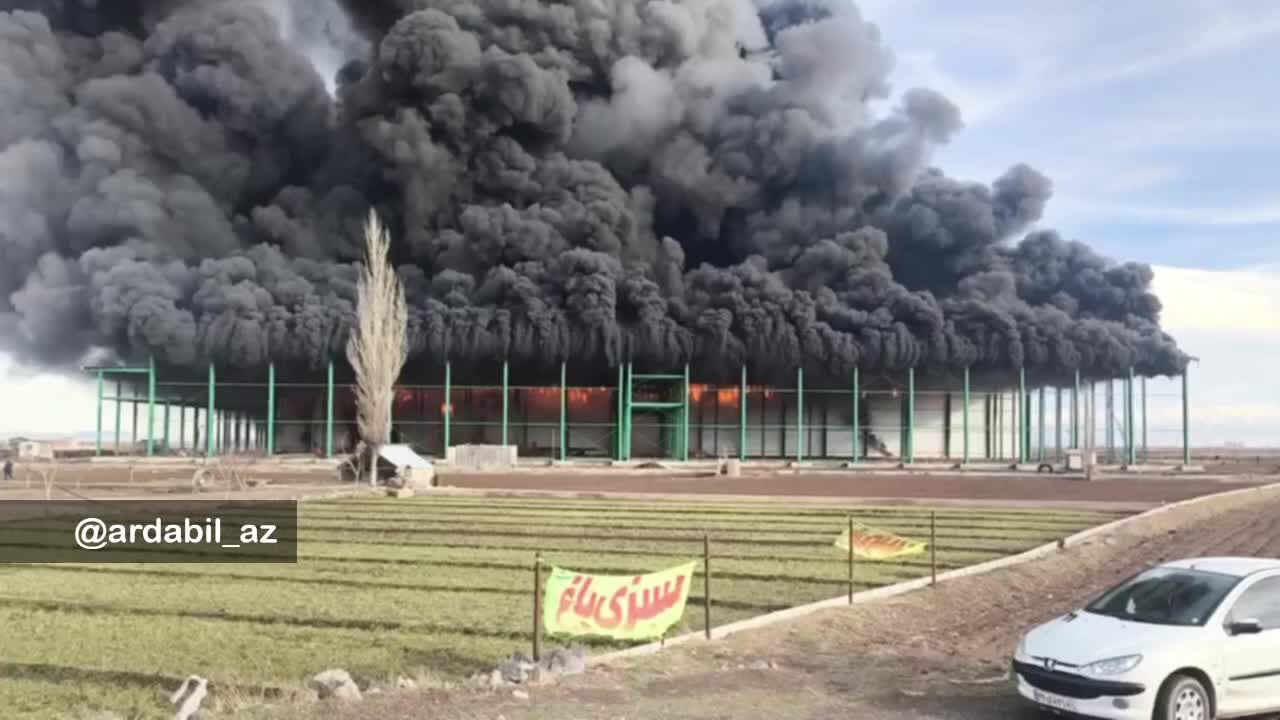 ببینید| آتش سوزی در سردخانه در حال احداث جاده اردبیل مغان 