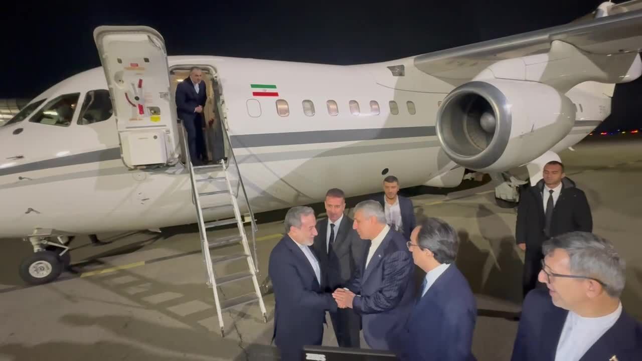 ببینید| عراقچی دقایقی پیش وارد باکو شد