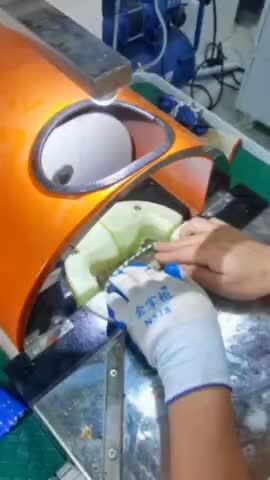 ببینید| حیوان‌آزاری به روش مدرن؛ بسته‌بندی خرچنگ زنده!