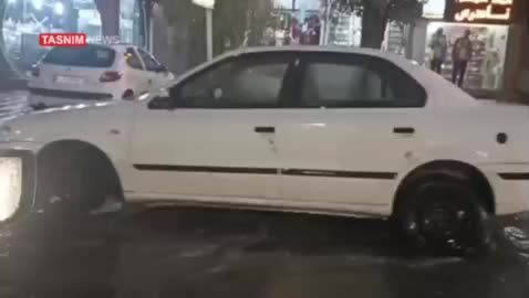 ببینید| آبگرفتگی معابر ایوان در استان ایلام در نخستین بارش پاییزی
